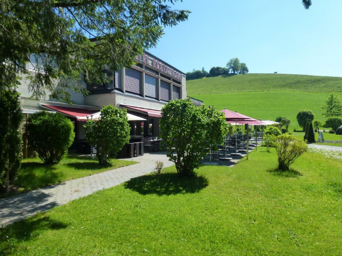 Hotel & Bildungszentrum Matt Schwarzenberg Exterior photo